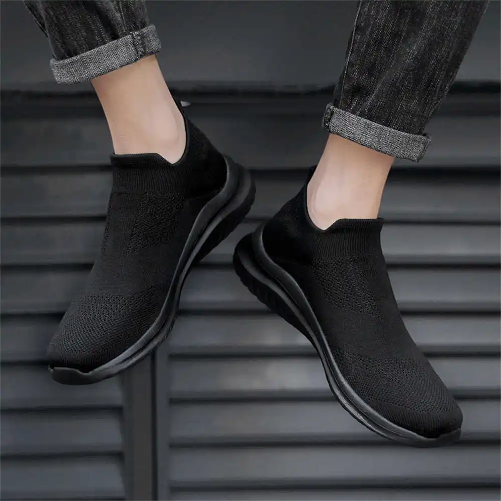 Home Office News Uk - Sepatu olahraga pria, krem lembut baru
